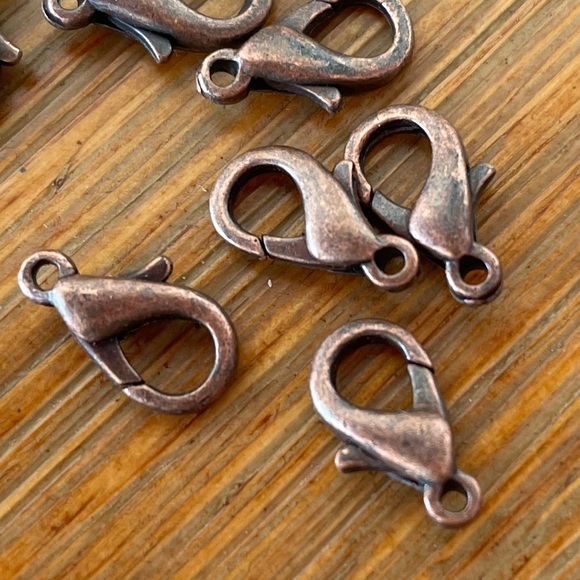 17 Lobster Claw Clasps 11mm in Antique Copper Tone for Jewelry Craft Making - Picture 4 of 5